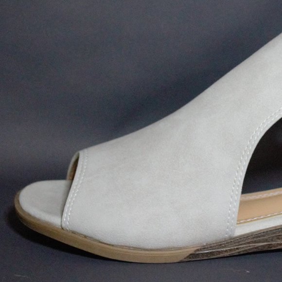 Sandals - Picture 2 of 4